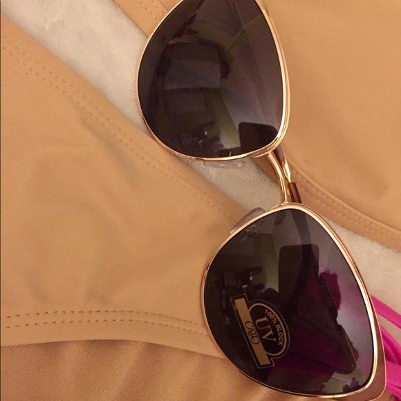 Boutique Accessories - Cateye Rose gold Sunglasses